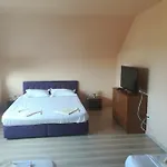 بيت ضيافة Casa Dalena كوستِنيست