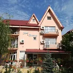 Casa Dalena 3* كوستِنيست