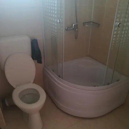 Konukevi Casa Dalena 3*